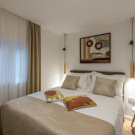 Happy Apartment *